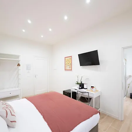 Domus Giulio Guest house *