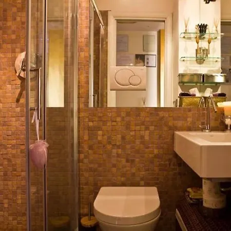 Tranquilla Stanza Zen Con Terrazza A Trastevere! Quarto em Acomodações Particulares