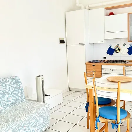 N300 - Numana, Bilocale Con Patio Attrezzato * Rom