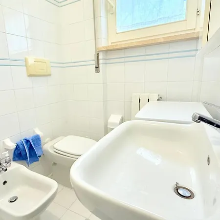 N300 - Numana, Bilocale Con Patio Attrezzato Apartment *