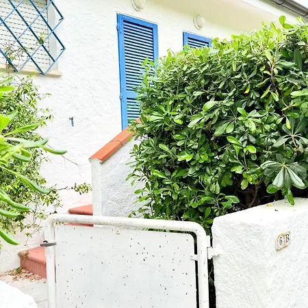 N300 - Numana, Bilocale Con Patio Attrezzato * Rom