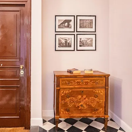 Apartment Via Del Corso Charm & View In The Heart Of Rome