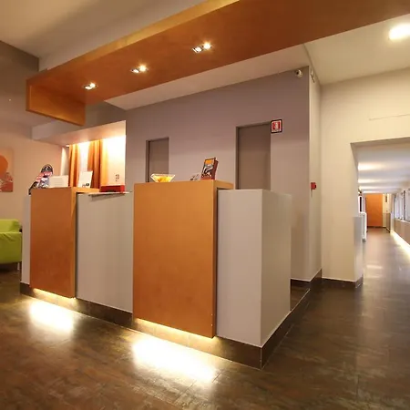 Hotel Clarin 2*