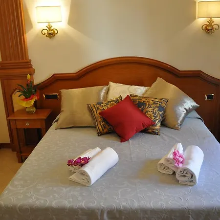 Imperial Crown Apartment Rome