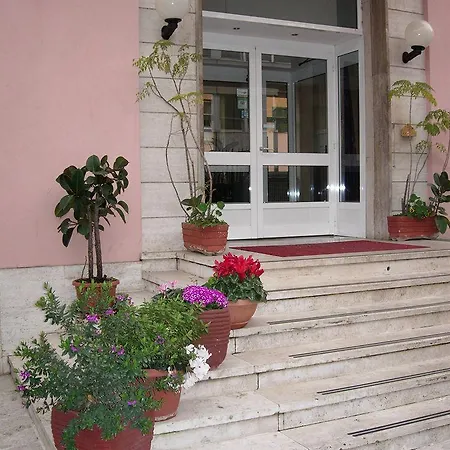 Hostel Foresteria Esercito Della Salvezza Řím