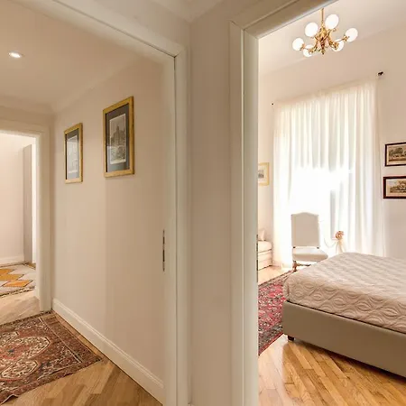 Casa Claudia Giulio Cesare Guest house 3*