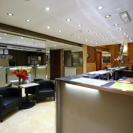 Candia Aparthotel 3*