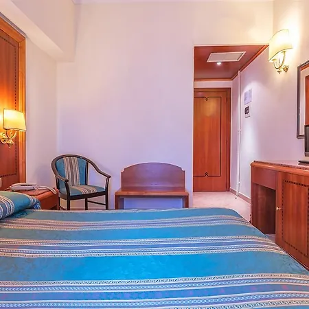 Raeli Lux Hotel