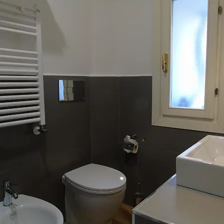 Vatican Bed & Breakfast 2*