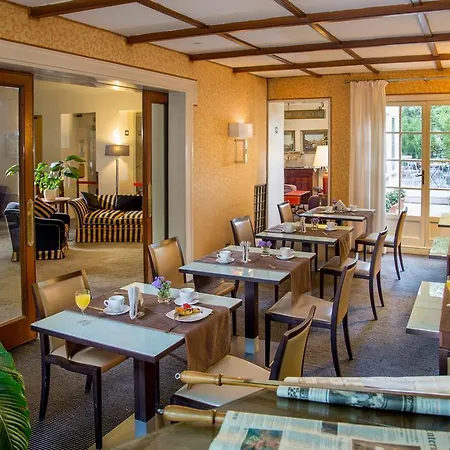 Panama Garden Hotel 4*