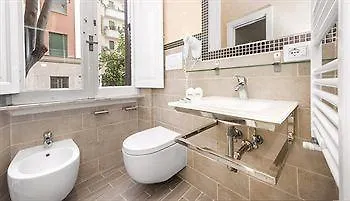 Pensión Tiburtina House 2*