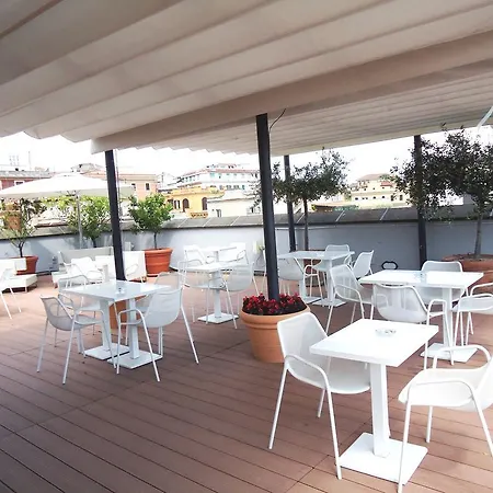 Hotel Mercure Centro Colosseo 4*