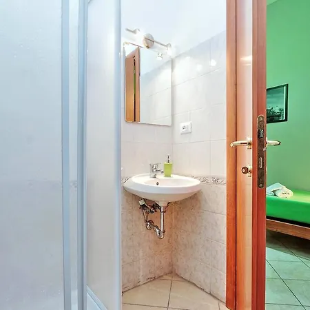 Guest house Lucky *