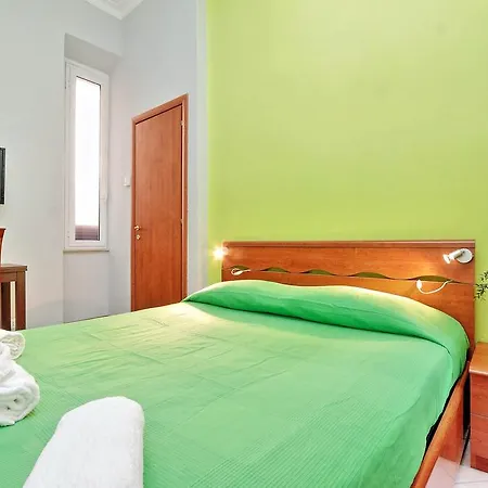 Guest house Lucky *