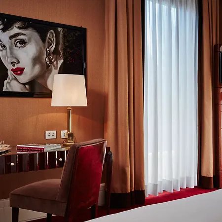 Lord Byron - Small Luxury Of The World Рим
