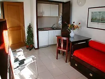 Apart-hotel Tassoni 3*