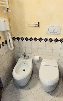Condotti 2* Rom