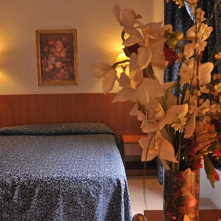 Pyramid 3* Rome