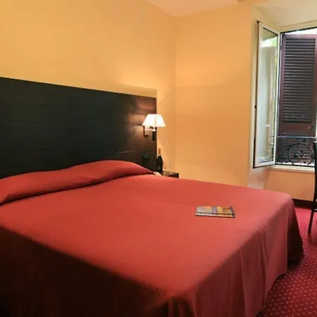 Hotel Versailles