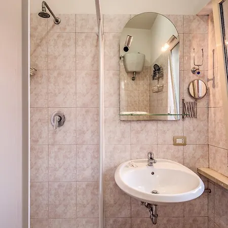 San Lorenzo Notte Bed & Breakfast Rome