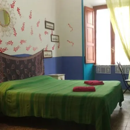 Bed and breakfast Casa White *