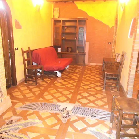 Largo Sperlonga 18 *
