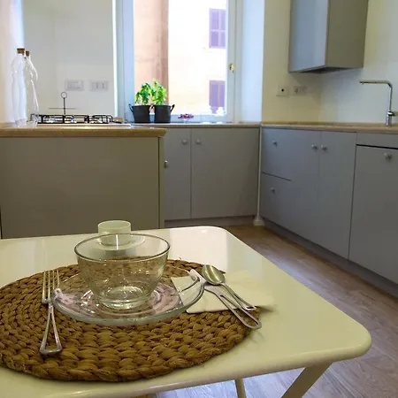 La Casa Di Iulia Bed & Breakfast 3*