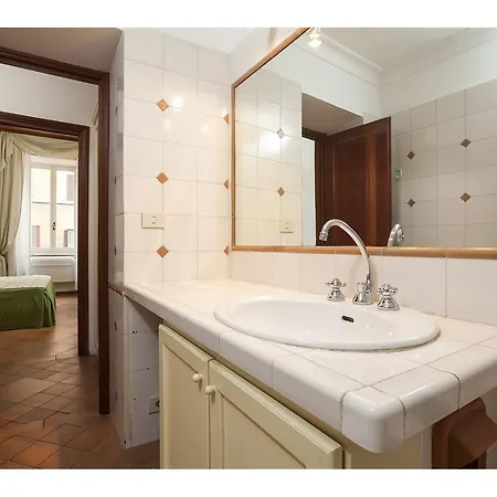 Juliet In 1 Apartment *