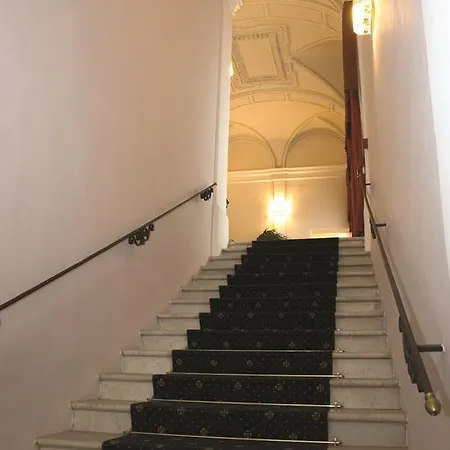 Relais Antico Palazzo Rospigliosi Hotel 4*