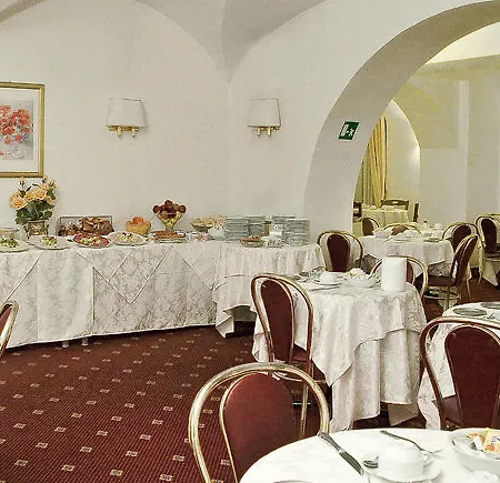 Hotel Daniela 3*