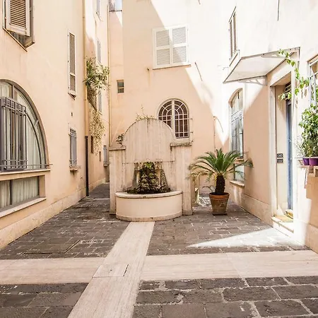Elegant Behind The Colosseum Apartament