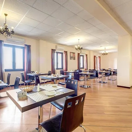 Regal Park Hotel