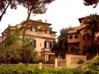 Apart-hotel Tassoni 3*