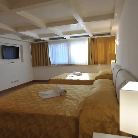 Domus Pellegrino 166 Guest house