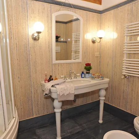 Domus Pellegrino 166 Guest house