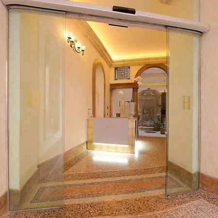 Hotel Antica Dimora Delle Cinque Lune 3*