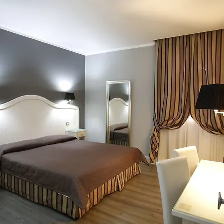 Domus Castrense 2*