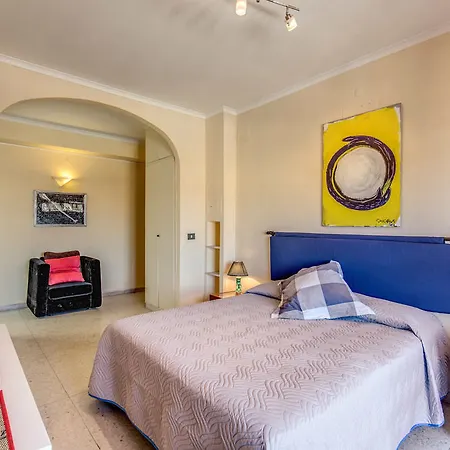 Piramide Terrace 2* Rome