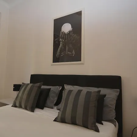 Appartamento House & The - In