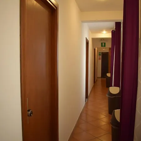 Sandy Hotel *