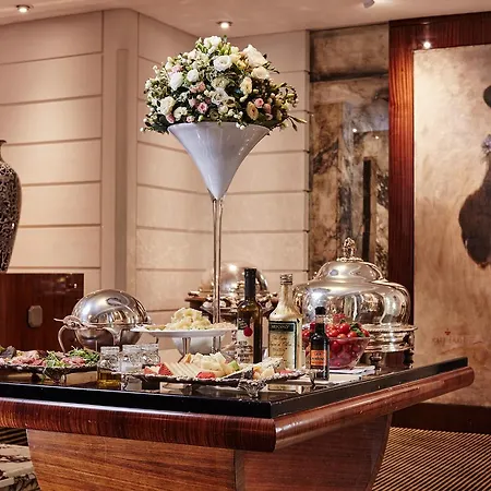 Lord Byron - Small Luxury Of The World Отель Рим