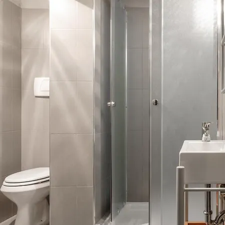 Urbana 47 Guest house *