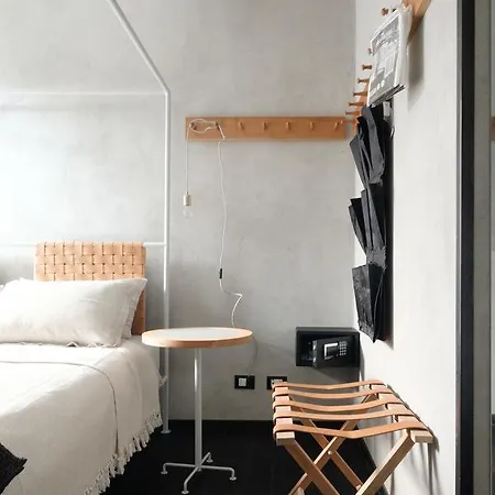 Urbana 47 Guest house