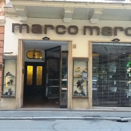 Cenci Bb Via Del Corso Affittacamere Roma