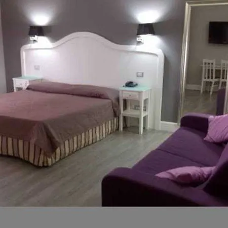 Domus Castrense Bed & Breakfast 2*