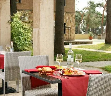 Regal Park 4*