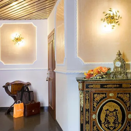 Zara Hotel 3*