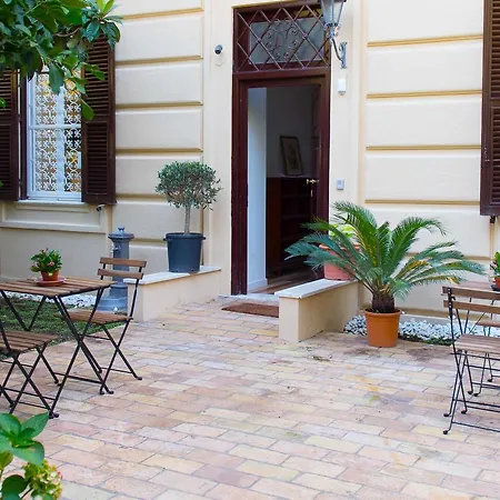Bed & Breakfast Domus Aurea *