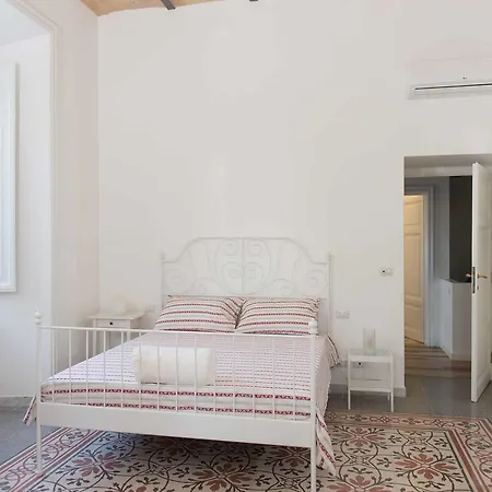 Bed & Breakfast Domus Aurea *