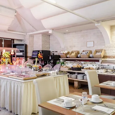 Exe Domus Aurea Hotel 3*